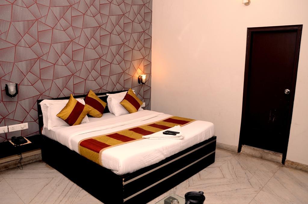 Kartikey Hotel