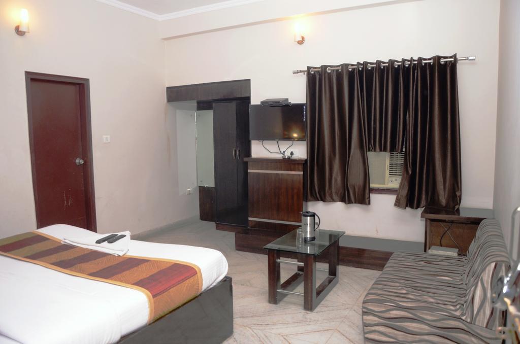 Kartikey Hotel