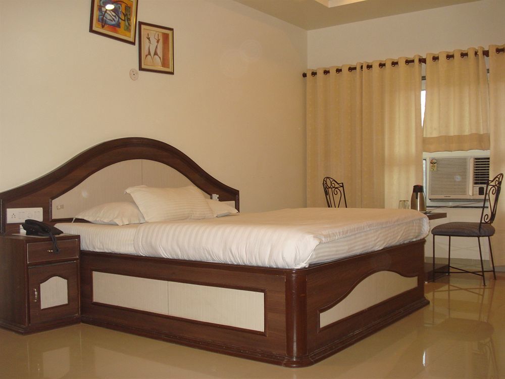 Ruby Hotel 2*
