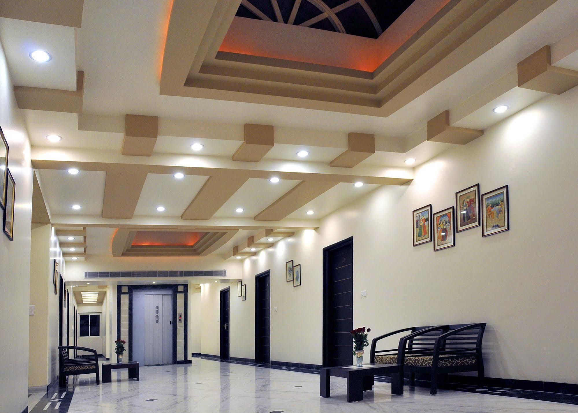 Ruby Hotel 2*