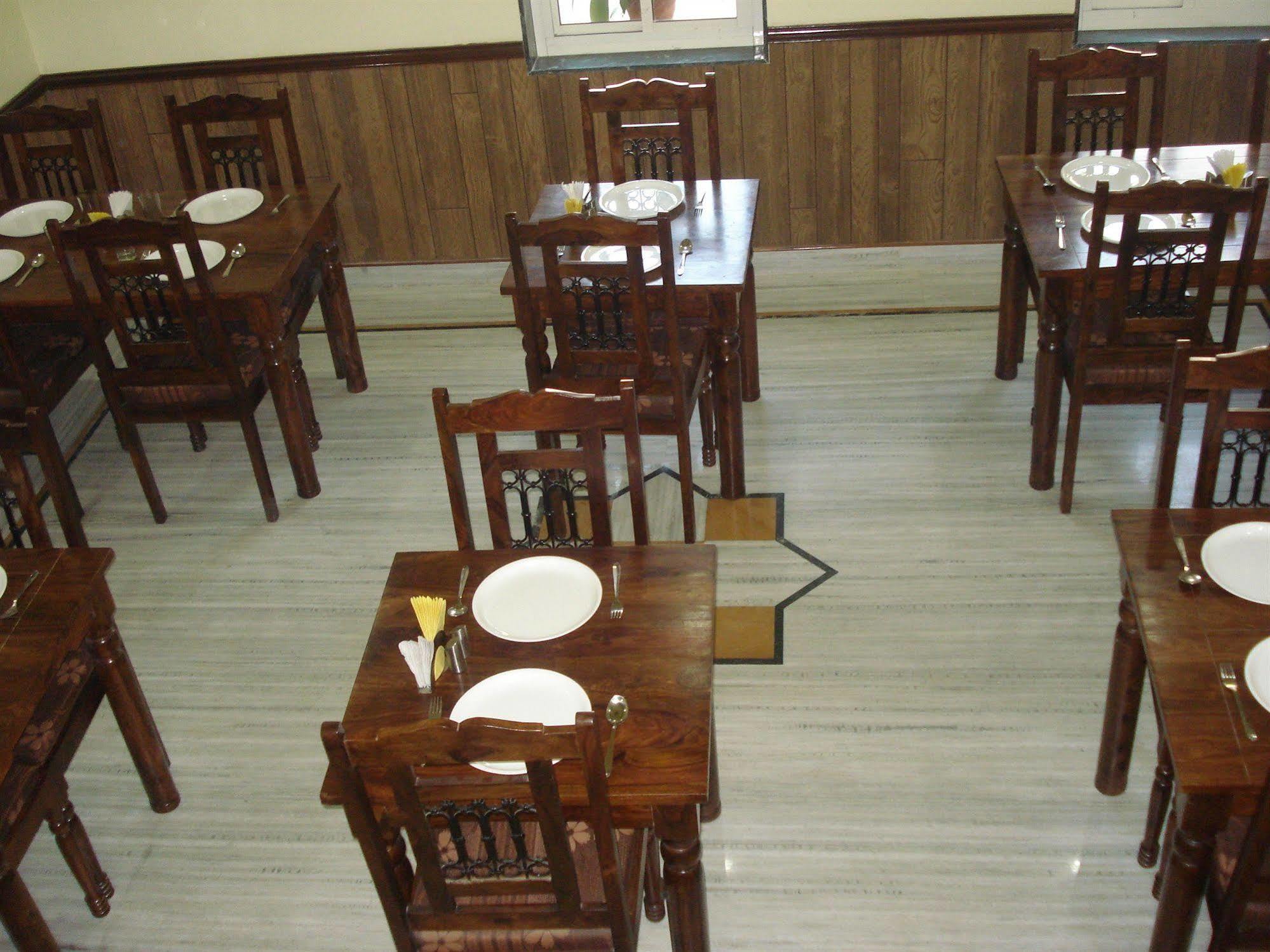 Ruby Hotel 2*