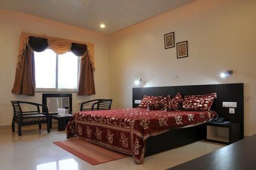 Ruby Hotel 2*