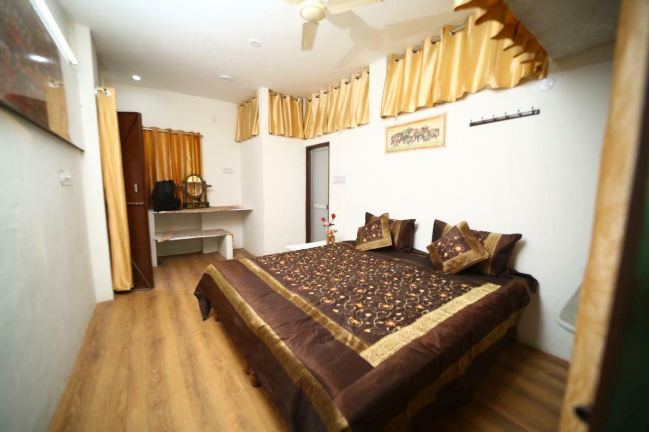 Mother Guest house *