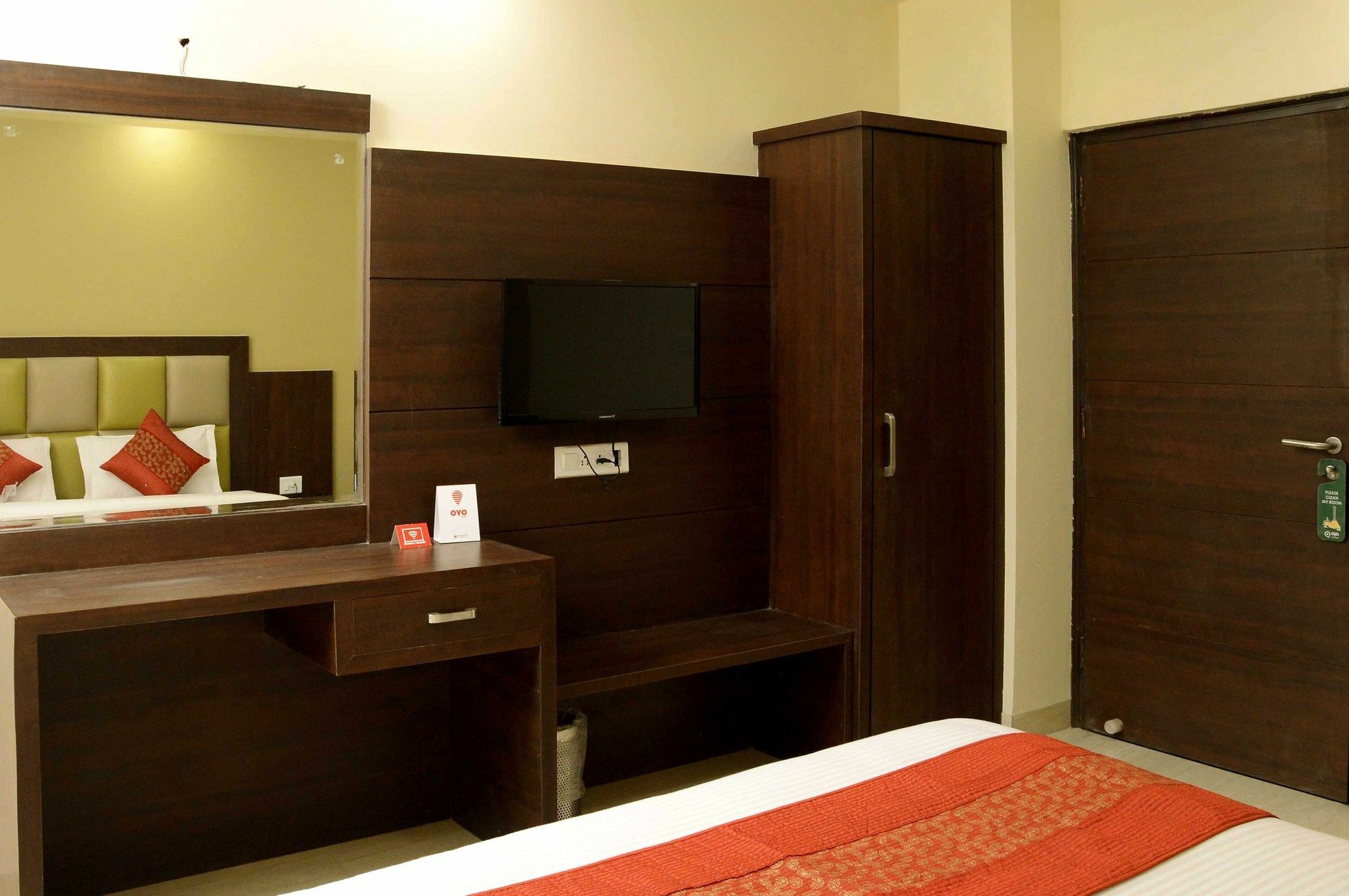 Collection O 4107 Aroma Hotel 4*