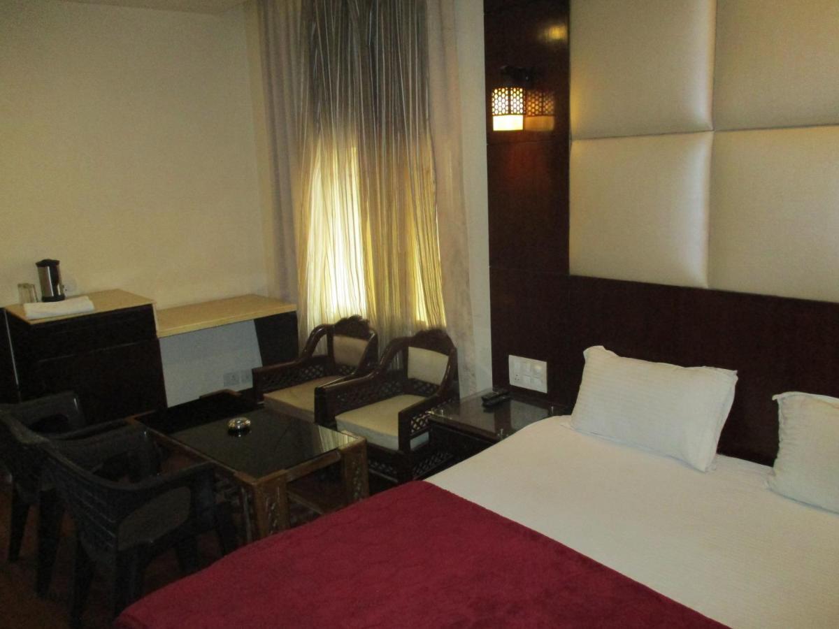 Polo Victory Hotel *